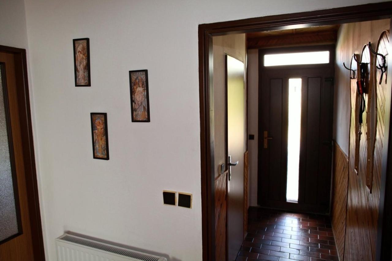 Dum V Ceskem Raji Villa Dolni Bousov Exterior photo